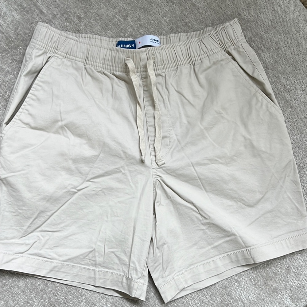 Old Navy like new khaki flex jogger Shorts small